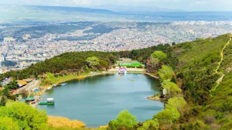 Amazing Tbilisi with Turtle Lake